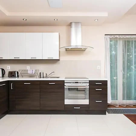 Hamilton Suites - Royal Apartments